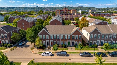 1441 Laurel Park Dr in Cincinnati, OH - Foto de edificio - Building Photo