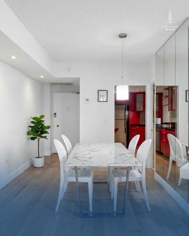 801 Brickell Bay Dr, Unit 1262 in Miami, FL - Foto de edificio - Building Photo