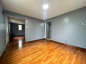 1718 McNary Blvd in Pittsburgh, PA - Building Photo - Building Photo