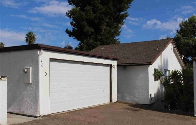 8610 Potrero St in Spring Valley, CA - Building Photo