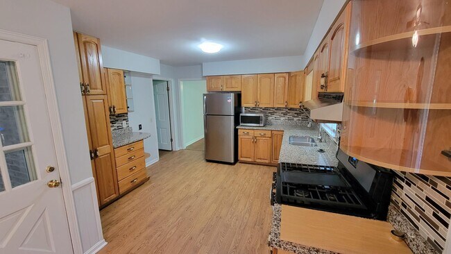6525 Williamson Dr NE in Atlanta, GA - Building Photo - Building Photo