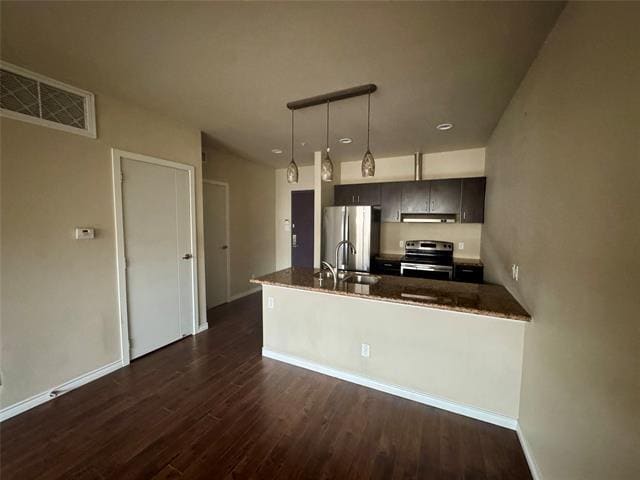 1100 W Trinity Mills Rd in Carrollton, TX - Foto de edificio - Building Photo