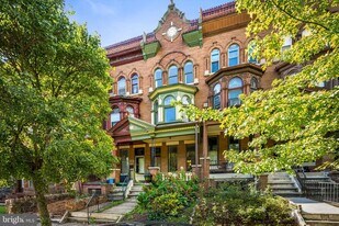 3314 Auchentoroly Terrace in Baltimore, MD - Building Photo