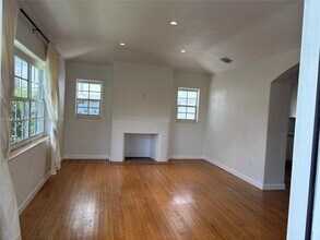 7515 Dickens Ave in Miami Beach, FL - Building Photo - Building Photo