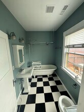 33 NE San Rafael St in Portland, OR - Foto de edificio - Building Photo