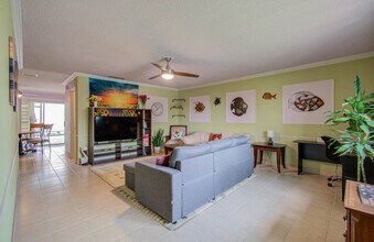 11 San Jacinto Dr in Galveston, TX - Building Photo - Building Photo