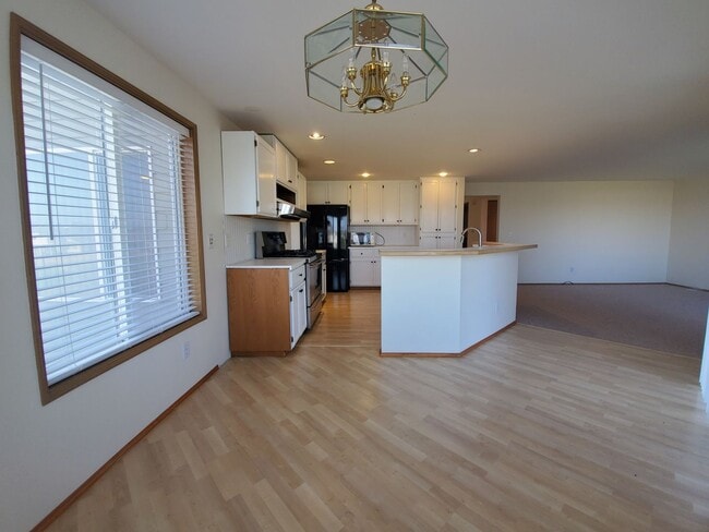 property at 2866 Troon Ct