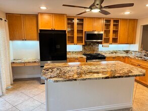 2464 Caminito Ocean Cove in Encinitas, CA - Building Photo - Building Photo