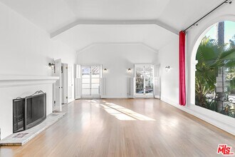 1530 Valley View Rd in Glendale, CA - Building Photo - Building Photo