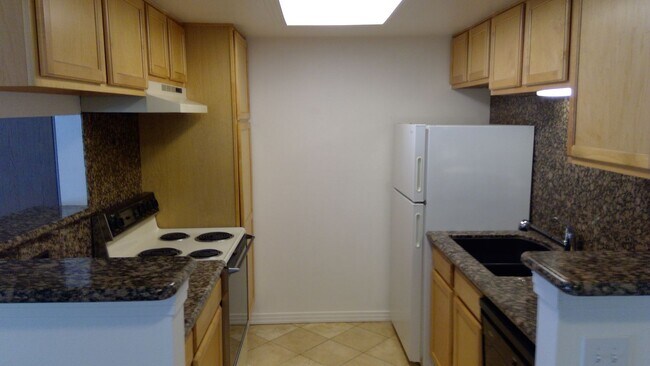 908 S Walden Way in Aurora, CO - Building Photo - Building Photo