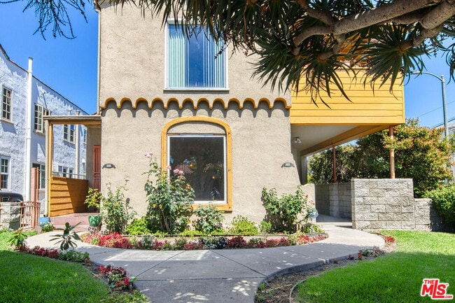 500 N Harper Ave in Los Angeles, CA - Building Photo - Building Photo
