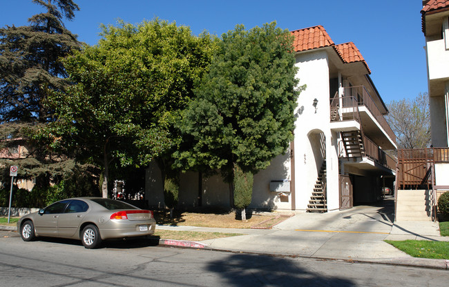 701 E Chestnut St in Glendale, CA - Building Photo - Building Photo