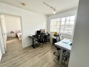 101 SW 117th Ave in Pembroke Pines, FL - Building Photo - Building Photo