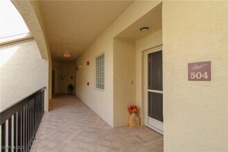 7024 Pelican Bay Blvd in Naples, FL - Building Photo - Building Photo