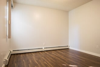 2305-35A 35A Ave NW in Edmonton, AB - Building Photo - Building Photo