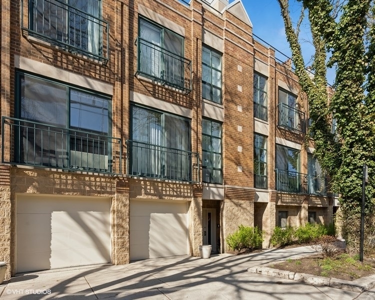 2501 N Wayne Ave in Chicago, IL - Building Photo