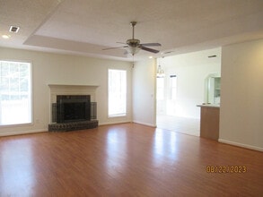 6775 J J Roberts Dr in Sumter, SC - Building Photo - Building Photo