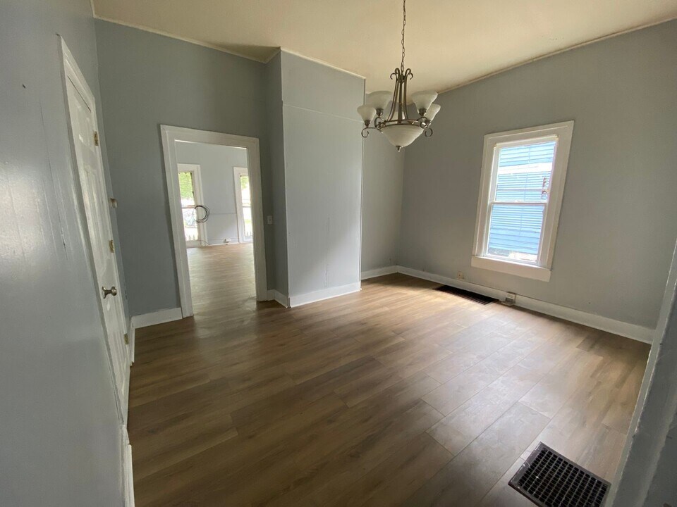 527 W Cedar St-Unit -UNIT 1 in Kalamazoo, MI - Building Photo