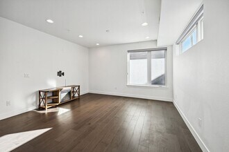 2836 W 25th Ave, Unit K202 in Denver, CO - Building Photo - Building Photo