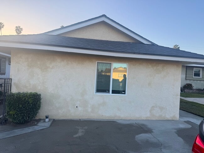 property at 1487 Claremont Pl