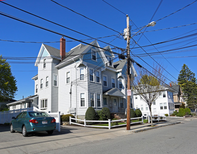 31 Washington Ave in Waltham, MA - Foto de edificio - Building Photo