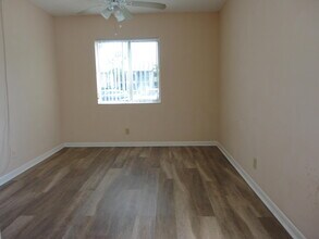 534 Shady Pine Way in Greenacres, FL - Building Photo - Building Photo