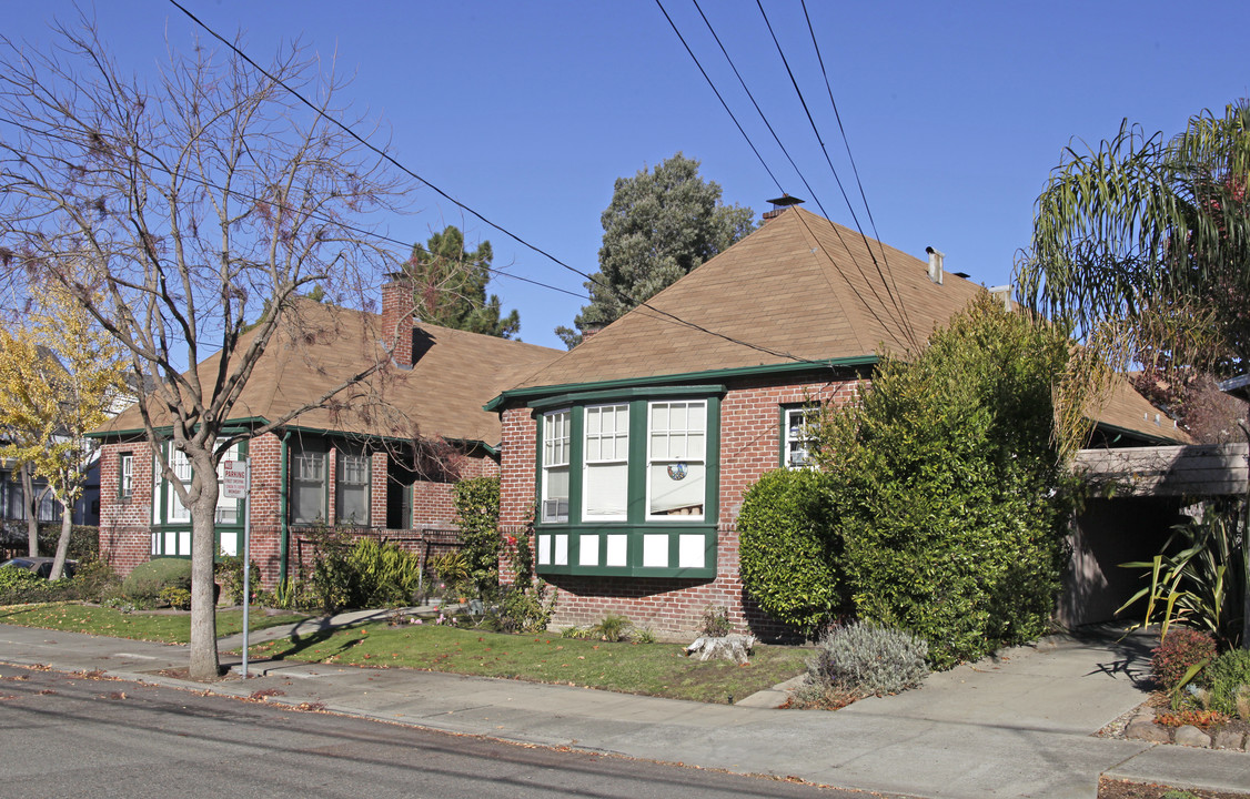 1805 Alameda Ave in Alameda, CA - Foto de edificio