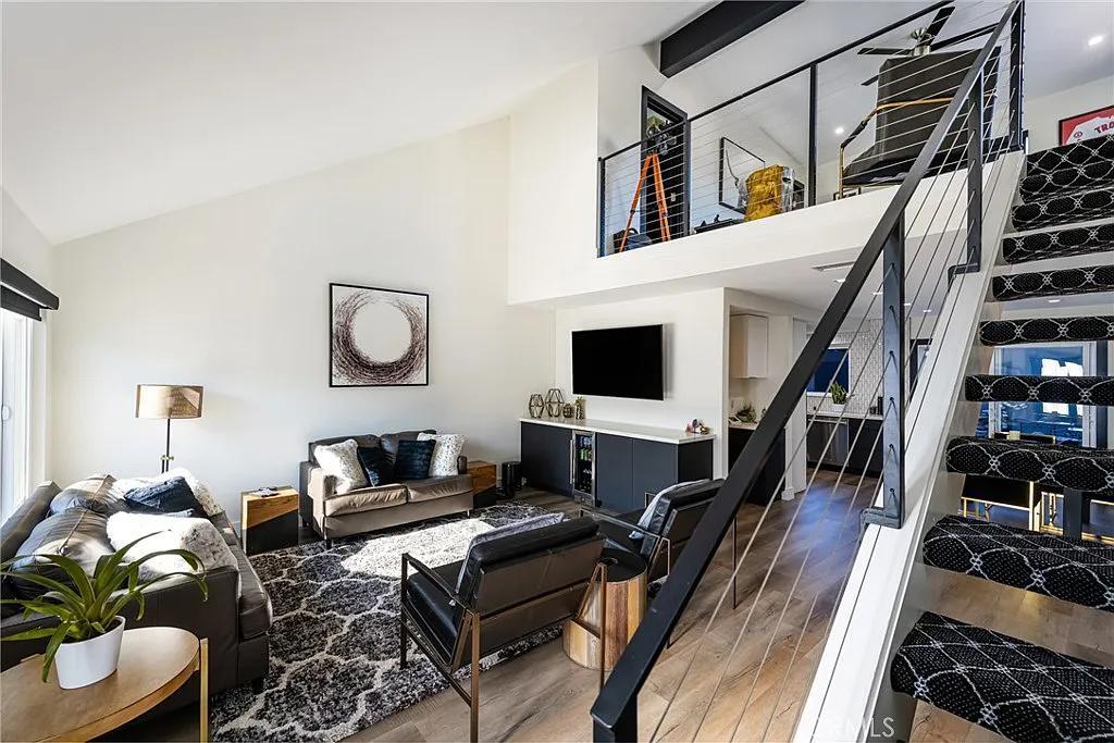 139 Lexington Ln in Costa Mesa, CA - Building Photo