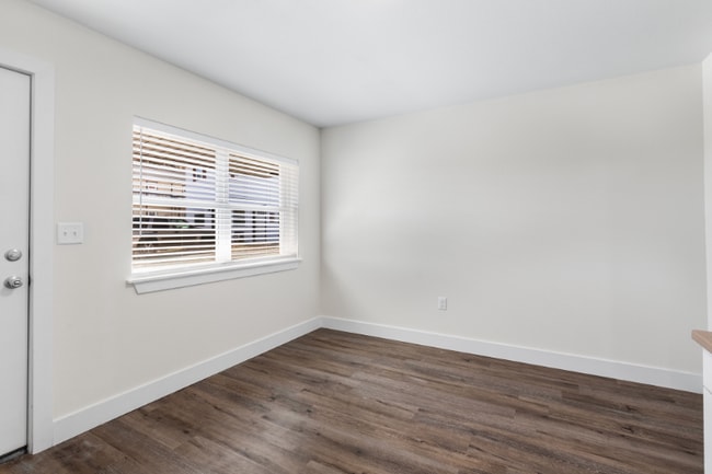 901 N Gaskill St-Unit -34 in Huntsville, AR - Building Photo - Building Photo