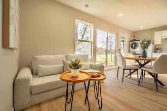 6509 Lakeshore Ct in Rowlett, TX - Building Photo - Building Photo