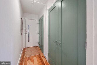 1514 Newton St NW, Unit 302 in Washington, DC - Building Photo - Building Photo