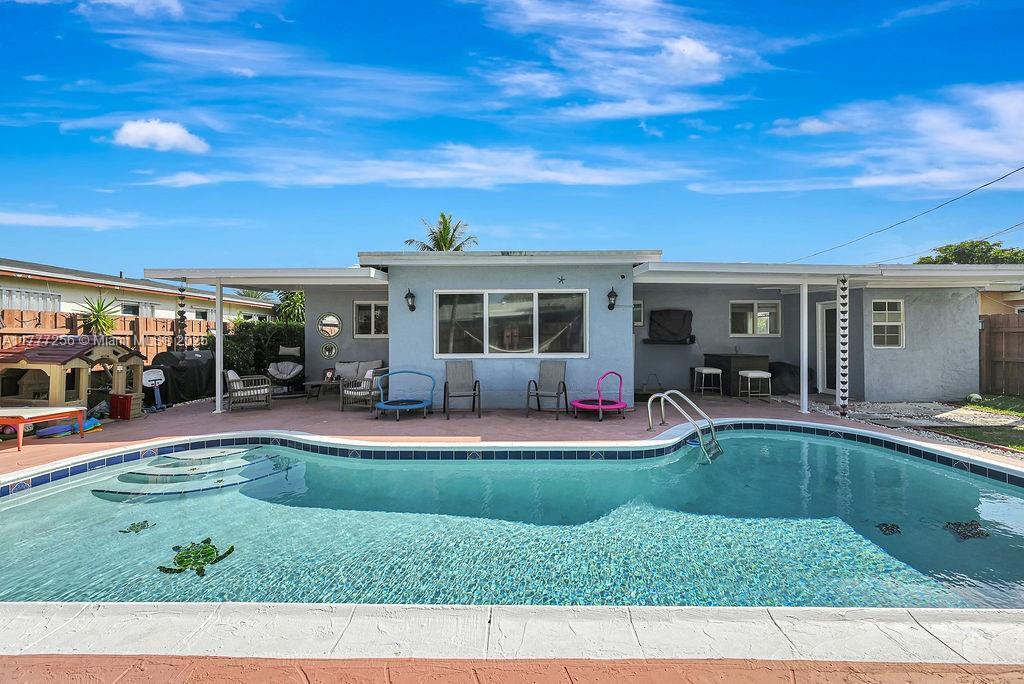 740 N 73rd Ave in Hollywood, FL - Building Photo