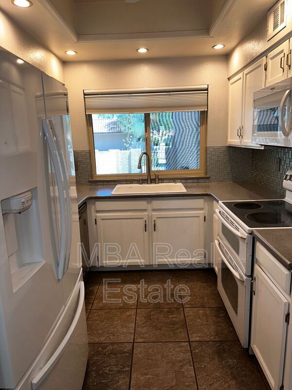 1630 N El Camino in Tempe, AZ - Building Photo - Building Photo
