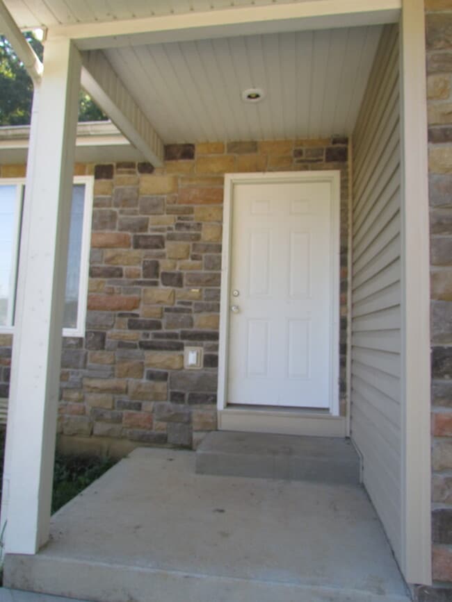 25000 Talladega Rd in St. Robert, MO - Building Photo - Building Photo