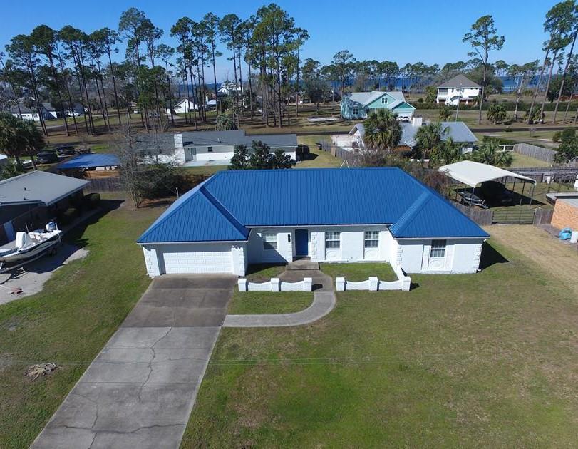 2010 Monument Ave in Port St. Joe, FL - Building Photo