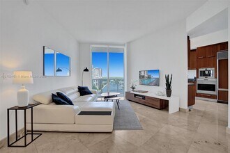 16001 Collins Ave, Unit 805 in Sunny Isles Beach, FL - Foto de edificio - Building Photo
