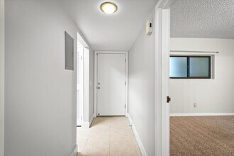 601 1st St S in Jacksonville, FL - Foto de edificio - Building Photo