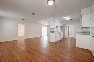 5910 Sheringham St in Houston, TX - Building Photo - Building Photo