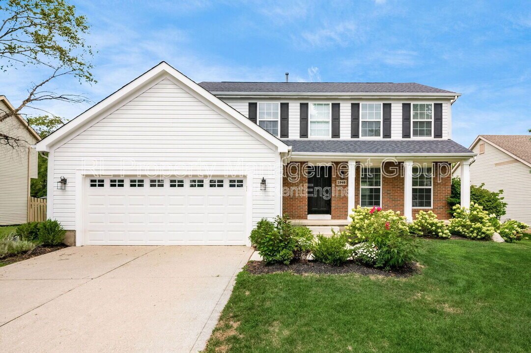 2940 Wynridge Dr in Grove City, OH - Building Photo