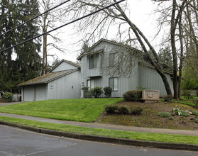 6797-6803 SW Childs Rd in Lake Oswego, OR - Building Photo - Building Photo