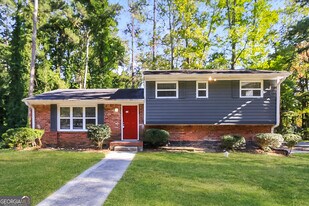 2745 Westford Ct SW in College Park, GA - Building Photo