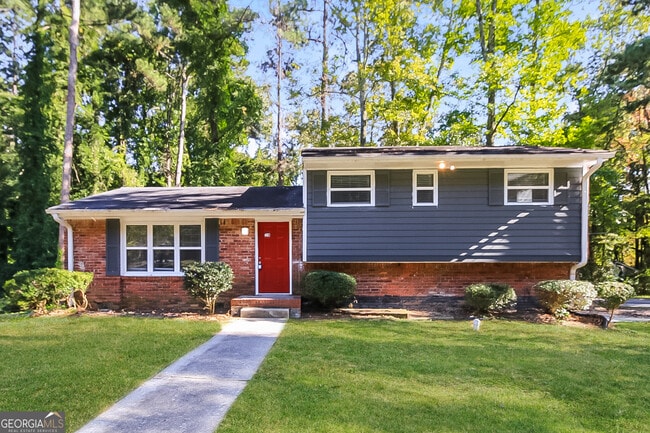 property at 2745 Westford Ct SW