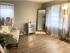 11227 Packard Ave in Warren, MI - Building Photo - Building Photo