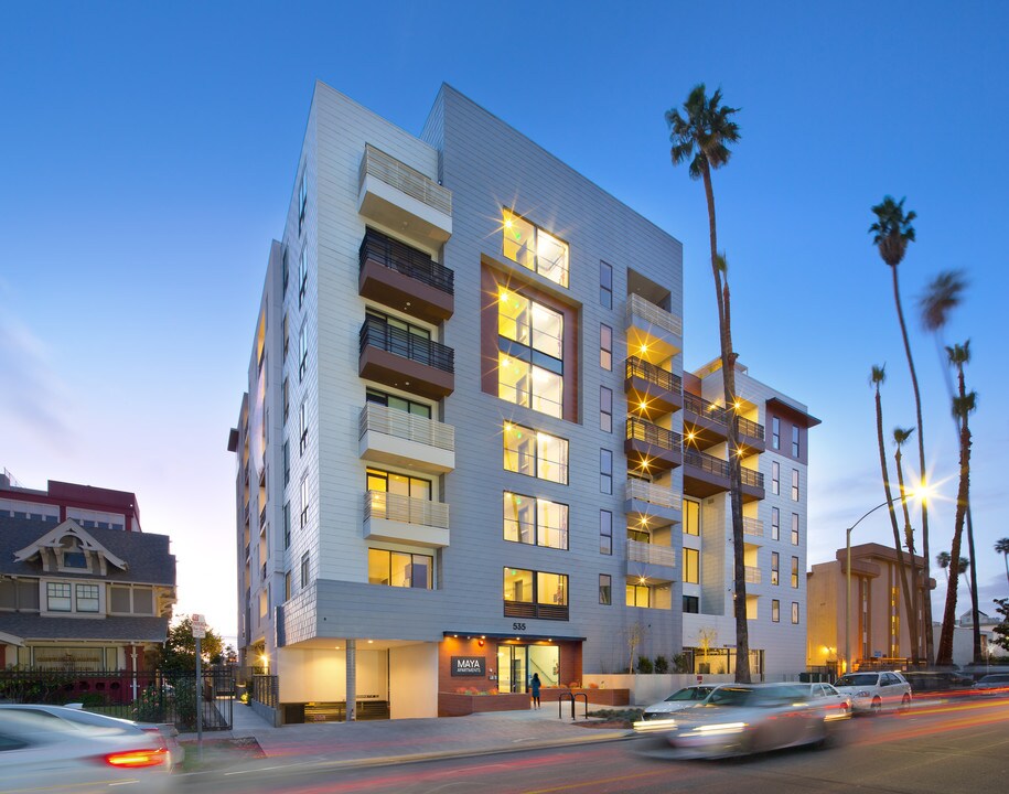 Maya Apartments in Los Angeles, CA - Foto de edificio