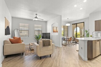 9450 W Cabela Dr in Glendale, AZ - Building Photo - Building Photo