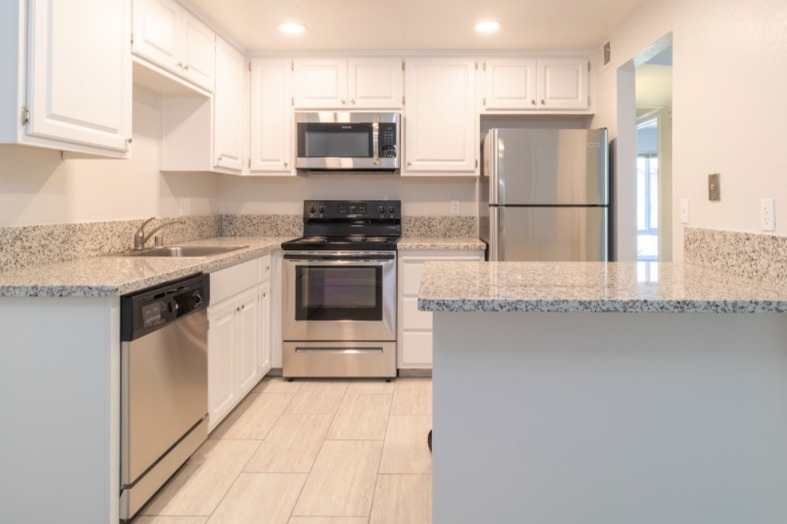 Eastwood Apartments in Carmichael, CA - Building Photo