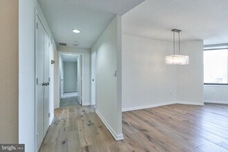 202 W Rittenhouse Square in Philadelphia, PA - Foto de edificio - Building Photo