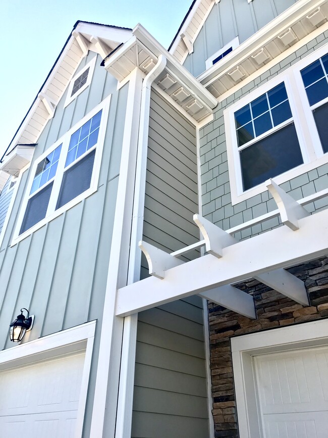 615 Metro Sta in Apex, NC - Foto de edificio - Building Photo