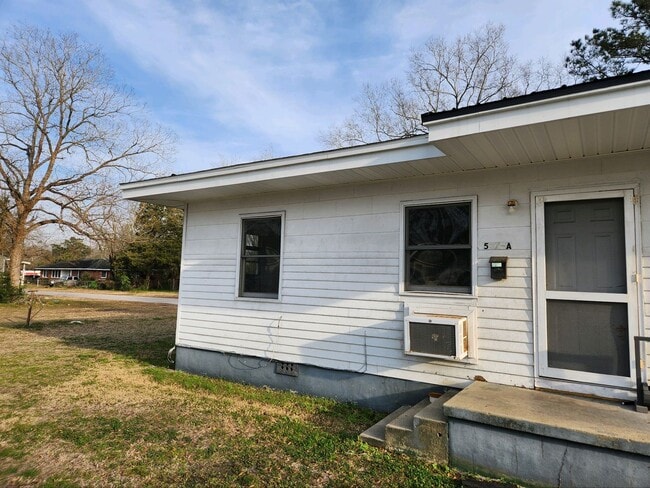 537 Contentnea Ave in New Bern, NC - Building Photo - Building Photo