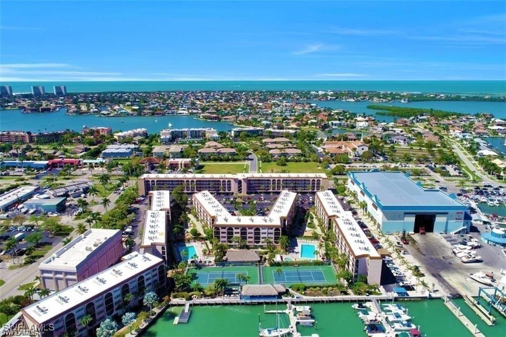 1011 Anglers Cove in Marco Island, FL - Foto de edificio